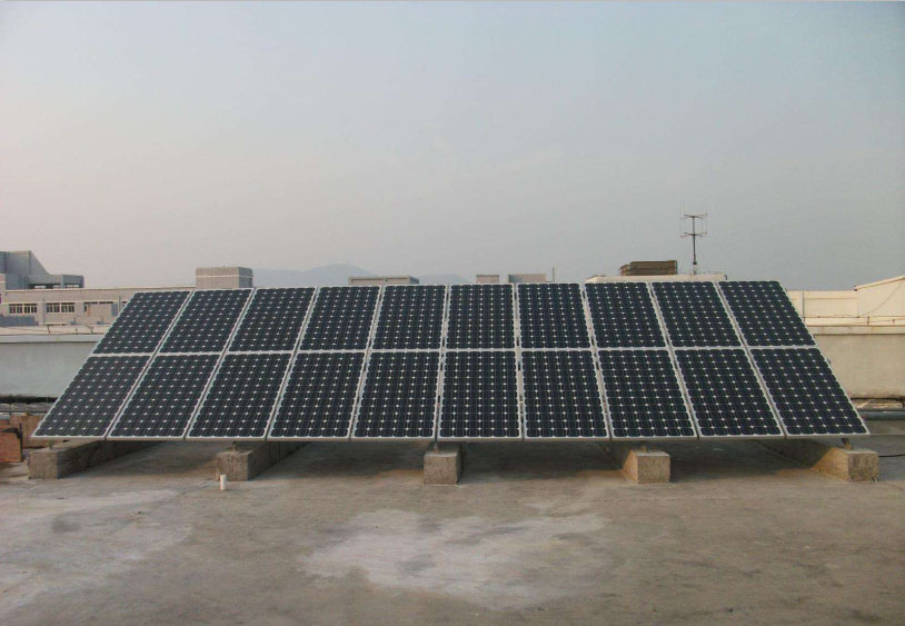 雙內(nèi)卷C型鋼光伏支架安裝現(xiàn)場